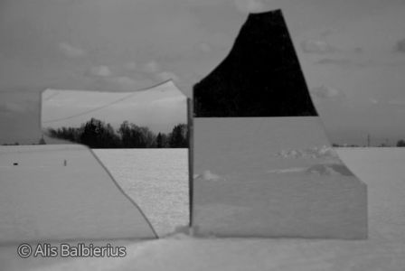 Alis Balbierius. Fotografija iš serijos „Sniegas ir veidrodžiai”. 2009 m.
