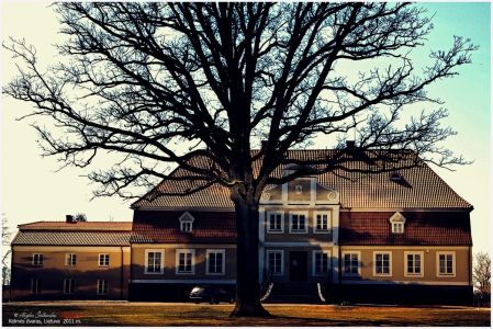 Alvydas Šalkauskas photograph “Manor of Kelmė“ Lithuania, 2017.